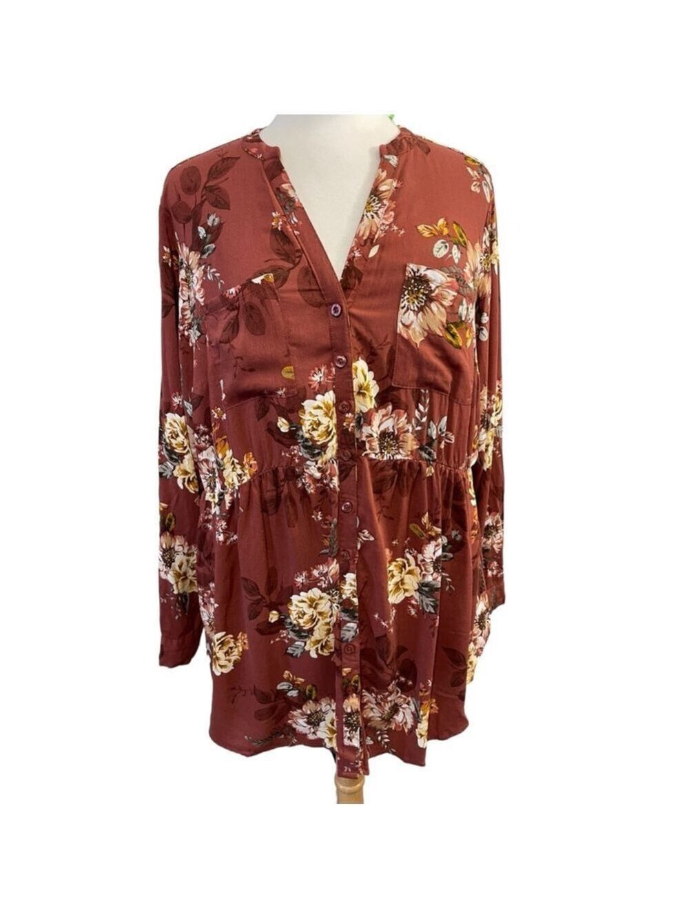 Women's Torrid Floral Blouse Size 1 Burgundy